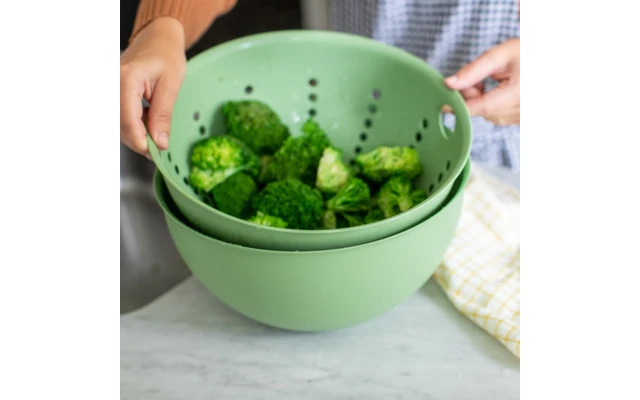 Koziol Strainer Palsby Drainer Nature Leaf Green 7 Koziol Strainer Palsby Drainer Nature Leaf Green - Image 5