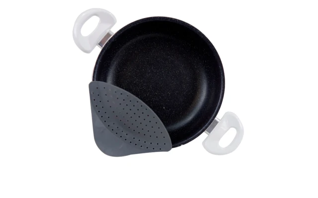 Gimex Universal Clamp Pouring Aid 3 Gimex Universal Clamp Pouring Aid